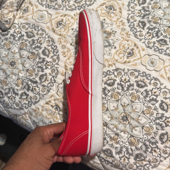 Vans - Picture 2 of 8